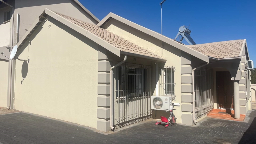 4 Bedroom Property for Sale in Brackendowns Gauteng