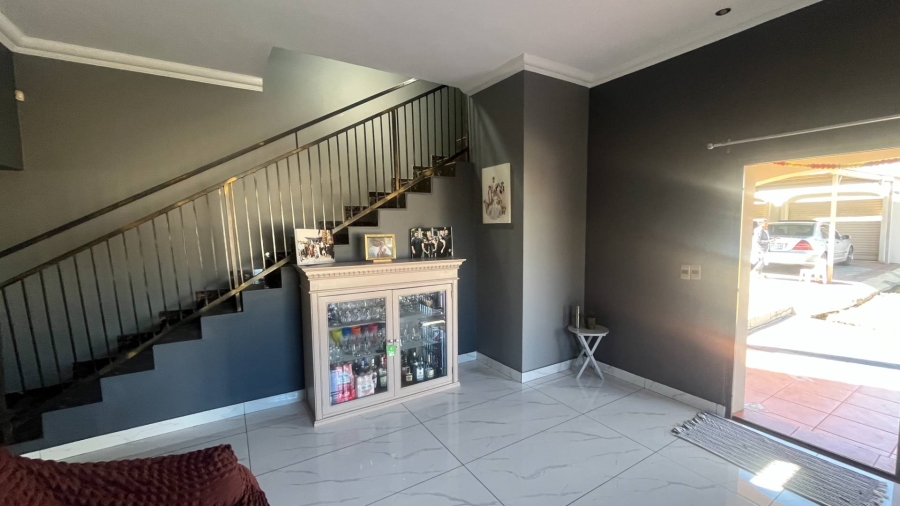 4 Bedroom Property for Sale in Brackendowns Gauteng
