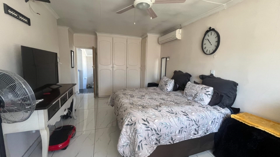 4 Bedroom Property for Sale in Brackendowns Gauteng