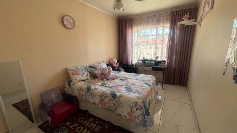 4 Bedroom Property for Sale in Brackendowns Gauteng