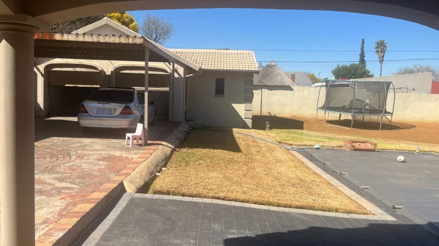 4 Bedroom Property for Sale in Brackendowns Gauteng