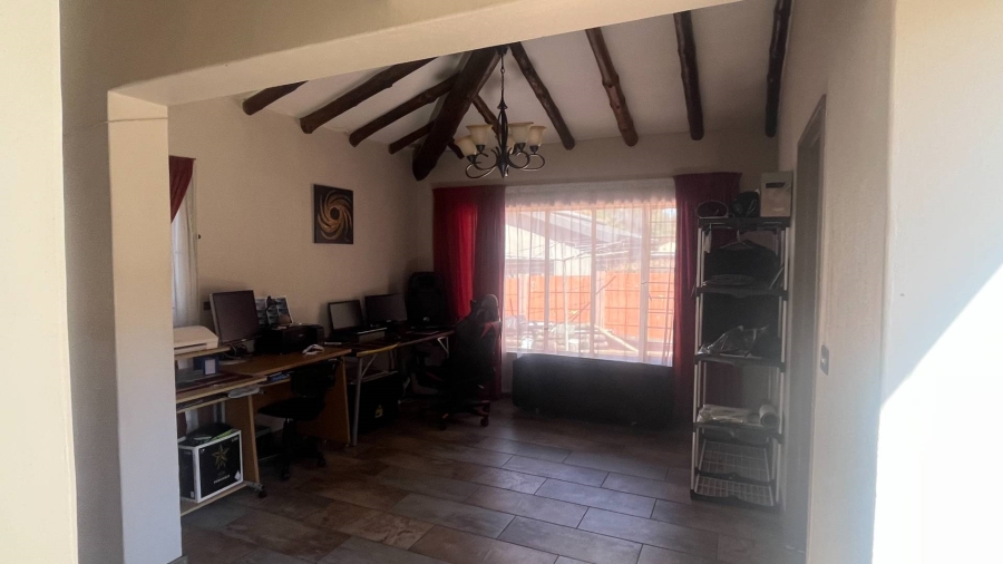 3 Bedroom Property for Sale in Brackendowns Gauteng