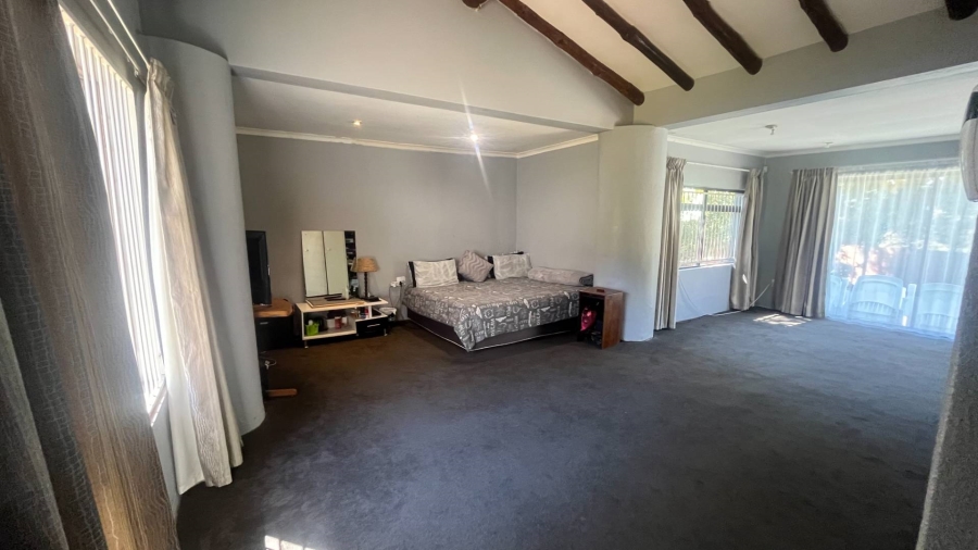 3 Bedroom Property for Sale in Brackendowns Gauteng