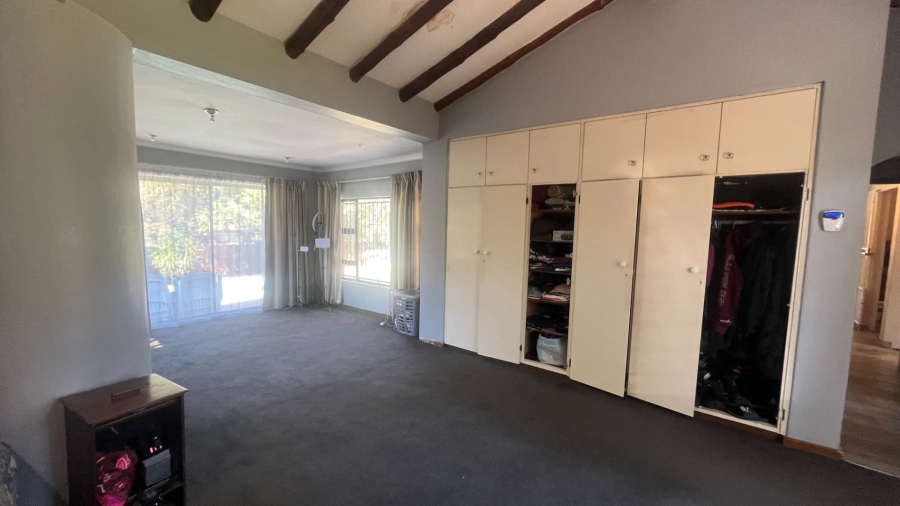 3 Bedroom Property for Sale in Brackendowns Gauteng