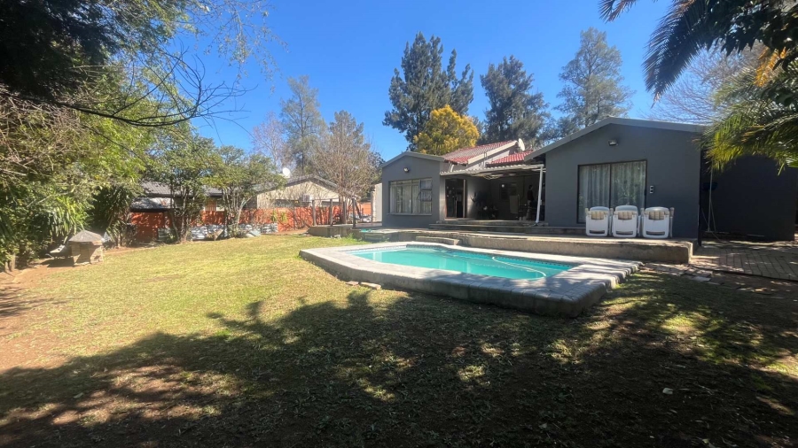 3 Bedroom Property for Sale in Brackendowns Gauteng