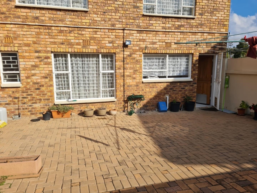 3 Bedroom Property for Sale in Oakdene Gauteng