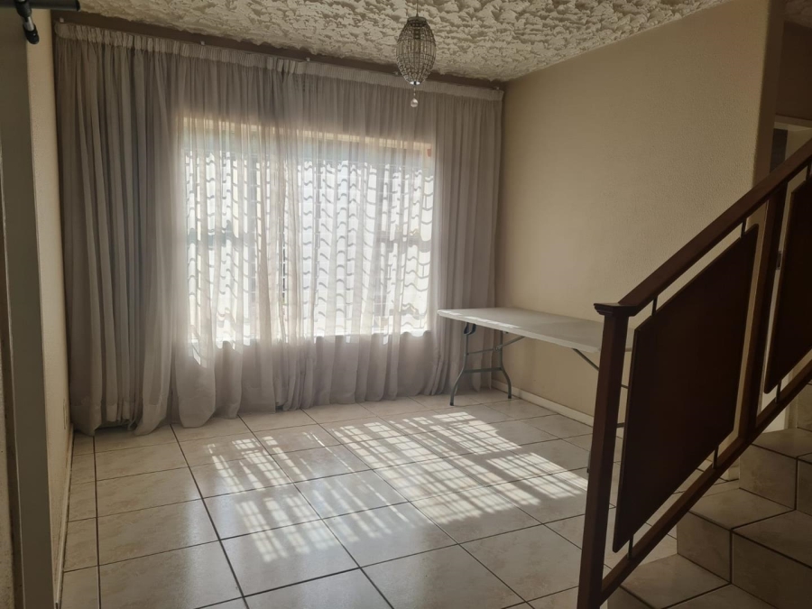 3 Bedroom Property for Sale in Oakdene Gauteng