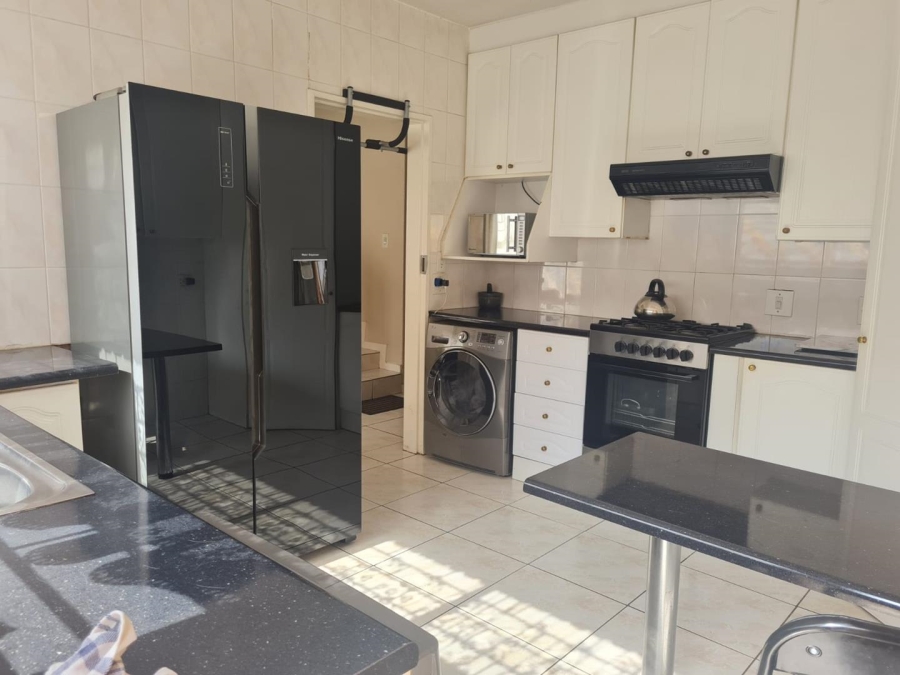 3 Bedroom Property for Sale in Oakdene Gauteng