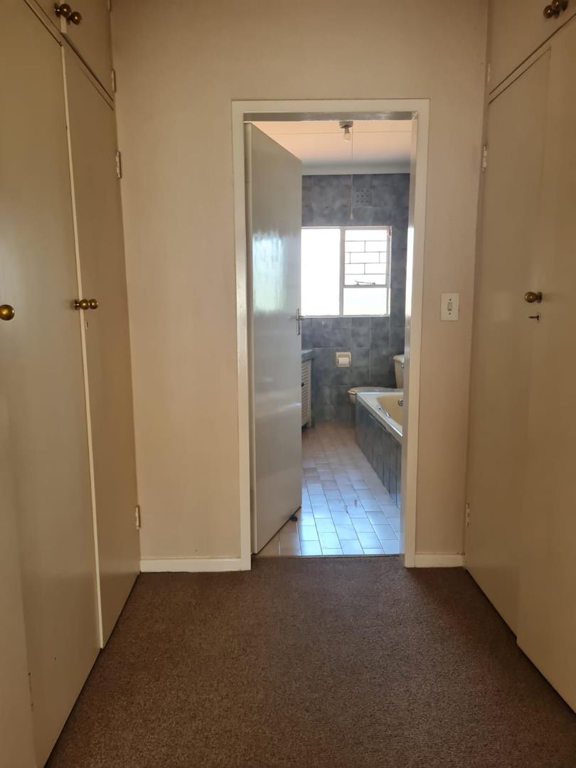 3 Bedroom Property for Sale in Oakdene Gauteng