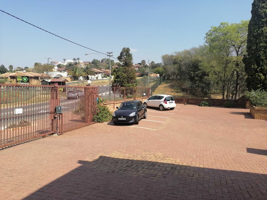 3 Bedroom Property for Sale in Oakdene Gauteng