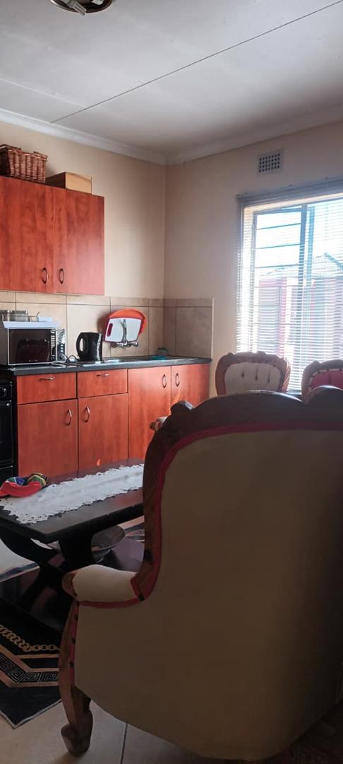 To Let 2 Bedroom Property for Rent in Jabulani Gauteng