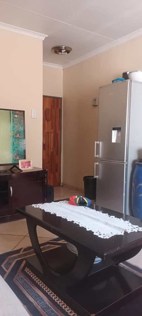 To Let 2 Bedroom Property for Rent in Jabulani Gauteng