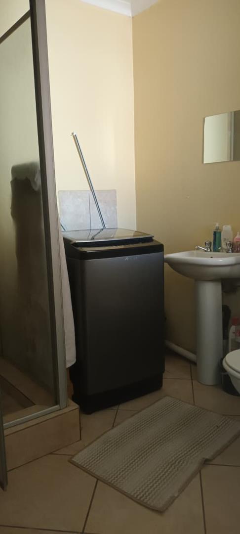 To Let 2 Bedroom Property for Rent in Jabulani Gauteng