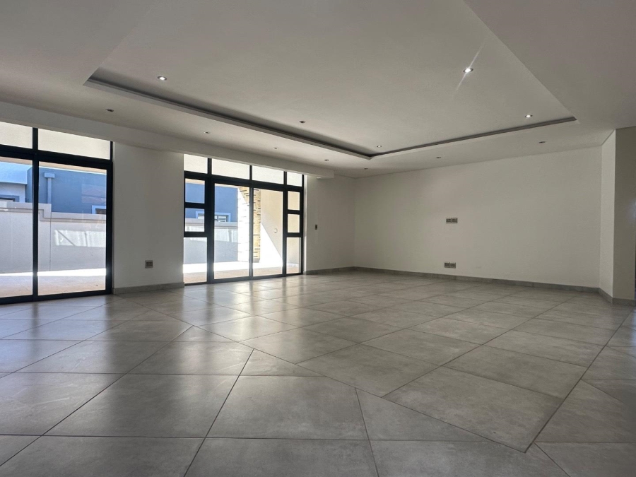 6 Bedroom Property for Sale in Blue Valley Golf Estate Gauteng