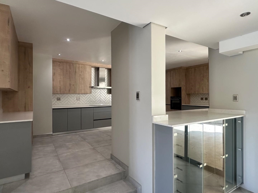 6 Bedroom Property for Sale in Blue Valley Golf Estate Gauteng