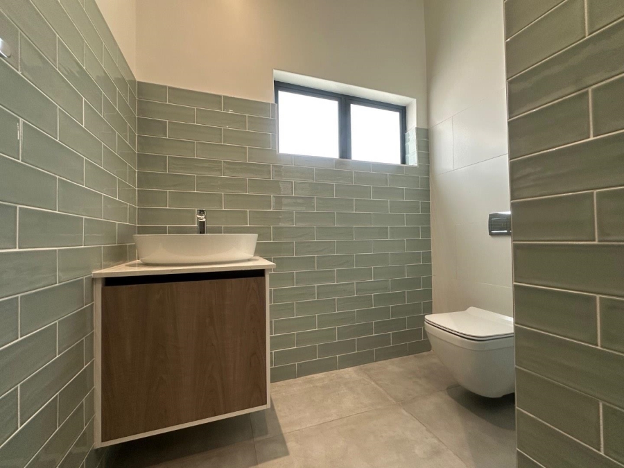 6 Bedroom Property for Sale in Blue Valley Golf Estate Gauteng