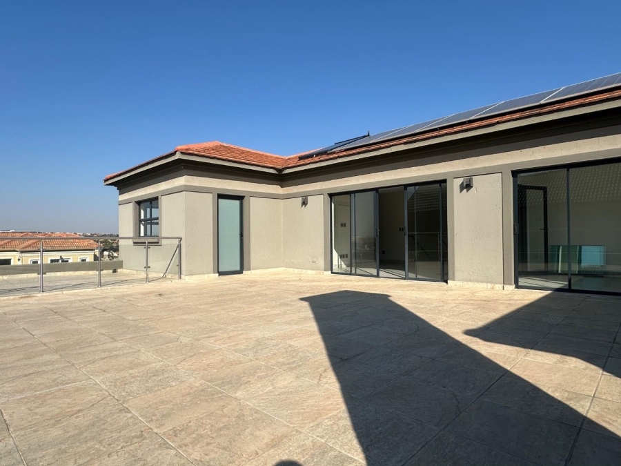 6 Bedroom Property for Sale in Blue Valley Golf Estate Gauteng