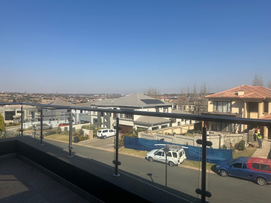 6 Bedroom Property for Sale in Blue Valley Golf Estate Gauteng