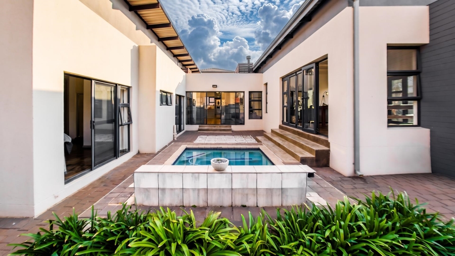3 Bedroom Property for Sale in Midstream Meadows Gauteng