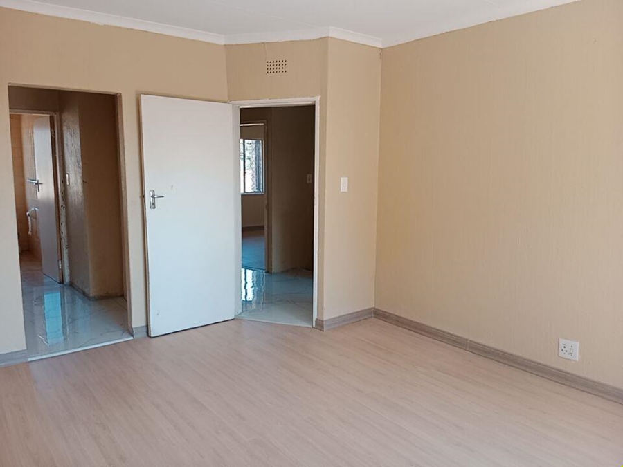 To Let 3 Bedroom Property for Rent in Lyndhurst Gauteng