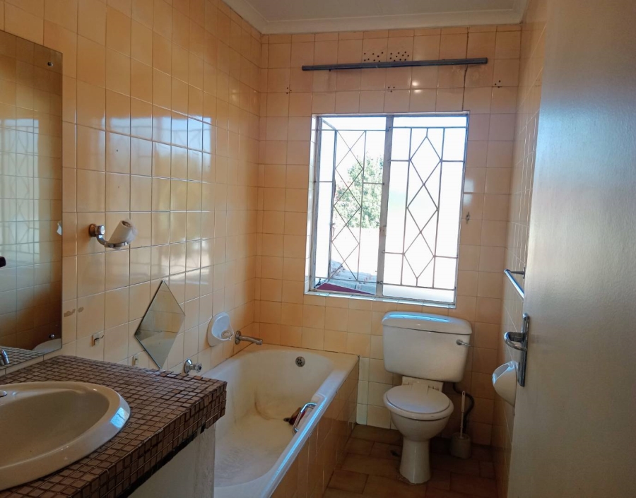 To Let 3 Bedroom Property for Rent in Lyndhurst Gauteng