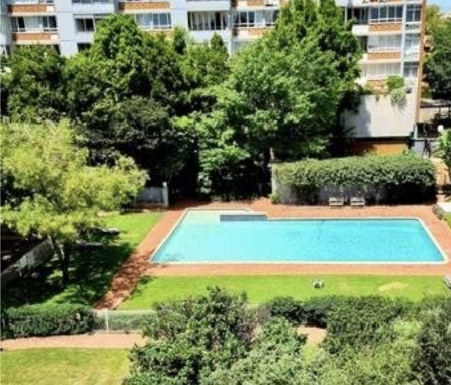 1 Bedroom Property for Sale in Benmore Gauteng