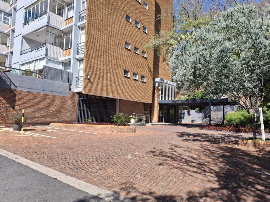 1 Bedroom Property for Sale in Benmore Gauteng