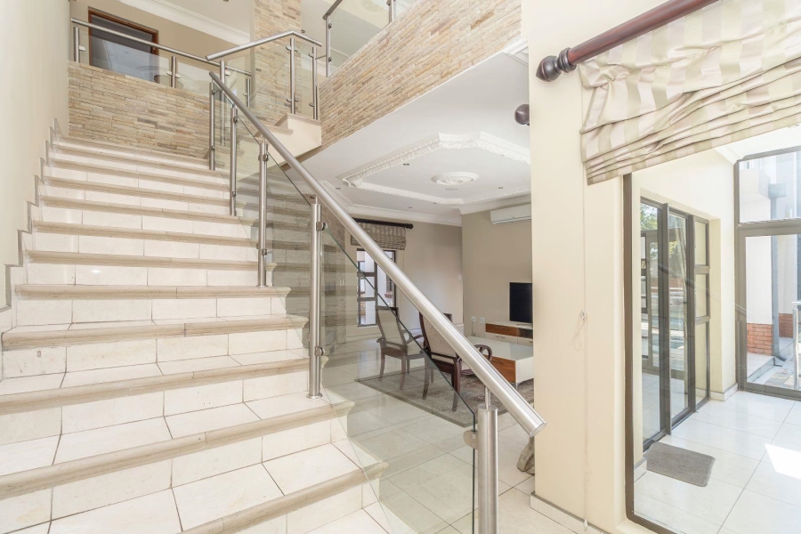 5 Bedroom Property for Sale in Waterfall Country Village Gauteng