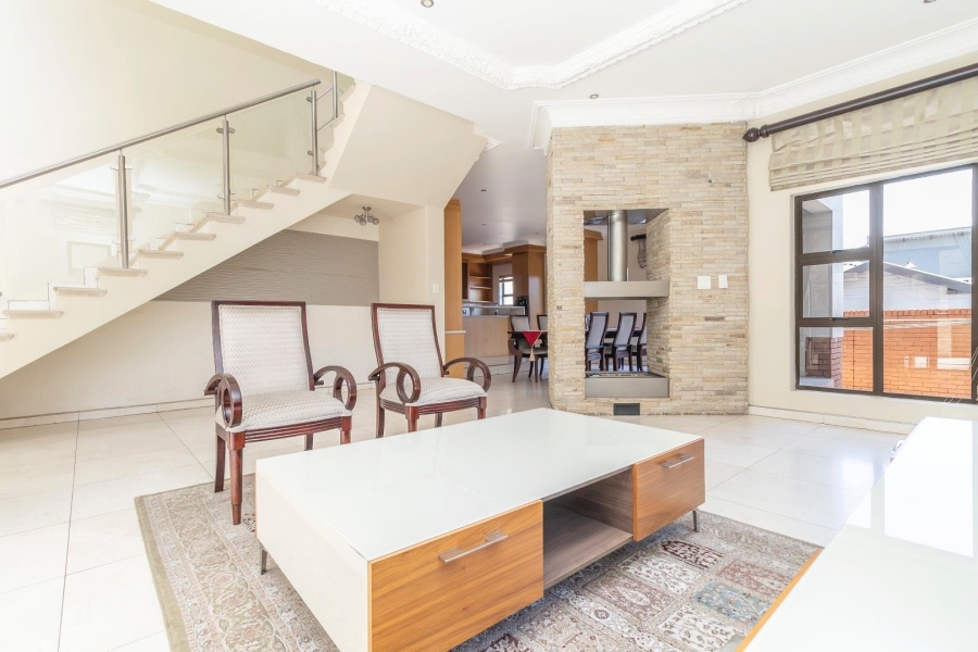 5 Bedroom Property for Sale in Waterfall Country Village Gauteng