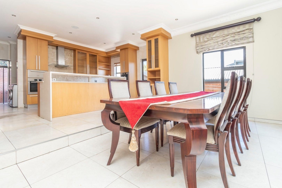 5 Bedroom Property for Sale in Waterfall Country Village Gauteng