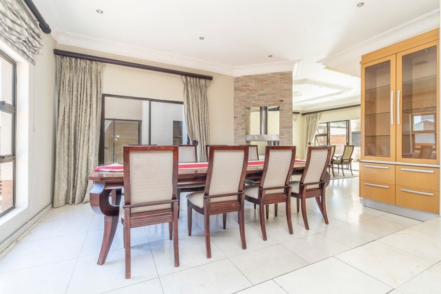 5 Bedroom Property for Sale in Waterfall Country Village Gauteng