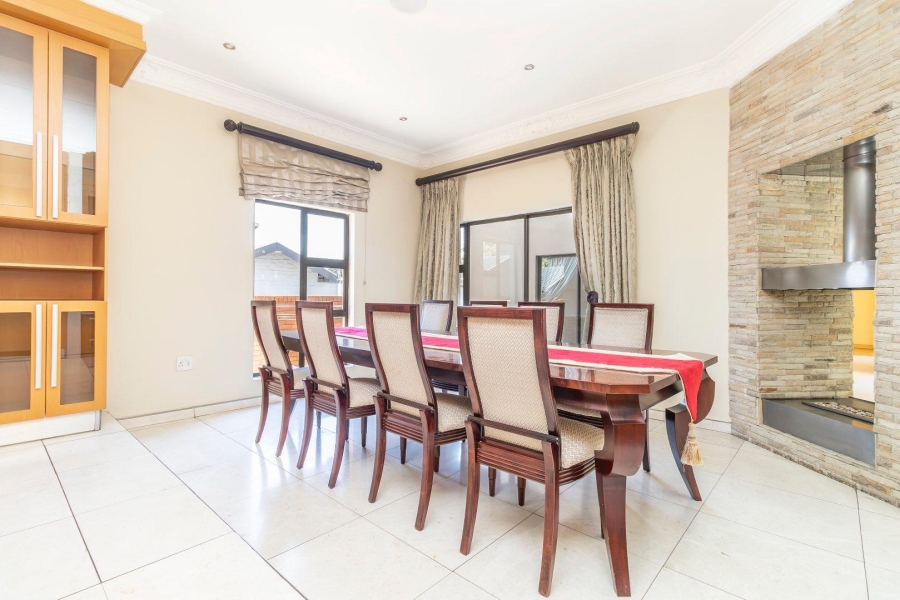 5 Bedroom Property for Sale in Waterfall Country Village Gauteng