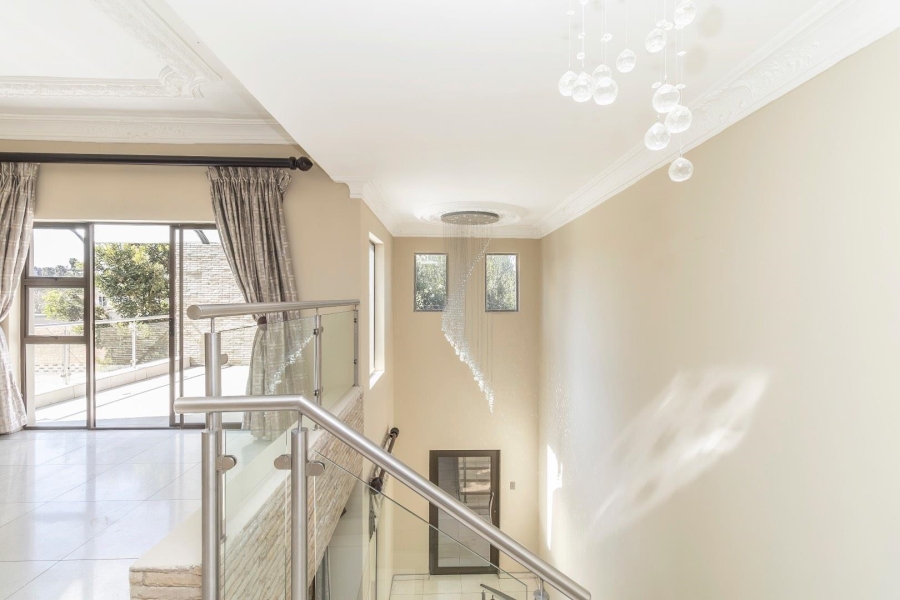 5 Bedroom Property for Sale in Waterfall Country Village Gauteng