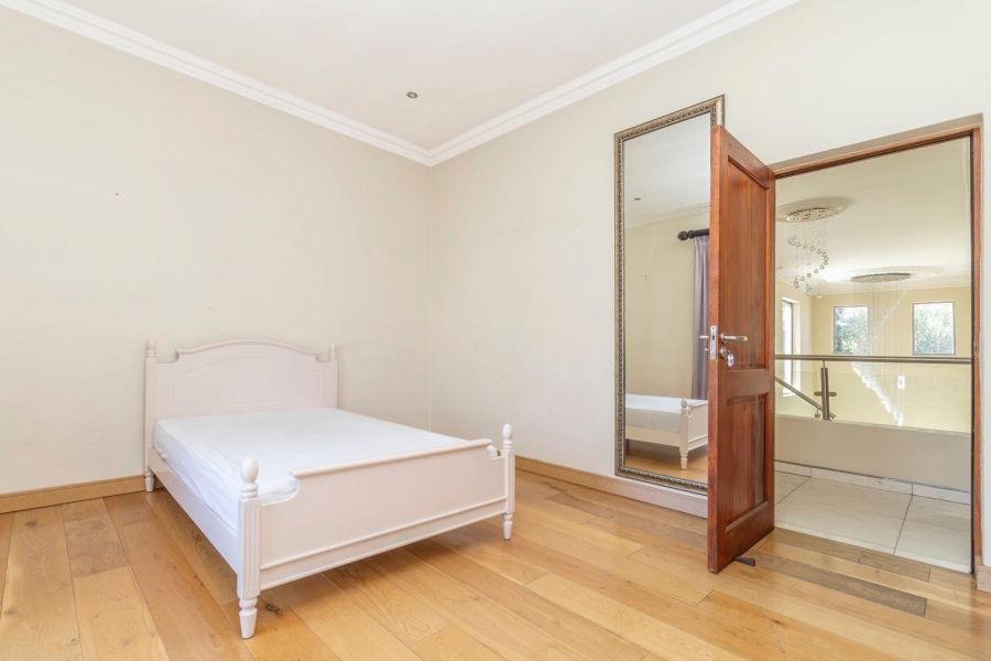 5 Bedroom Property for Sale in Waterfall Country Village Gauteng
