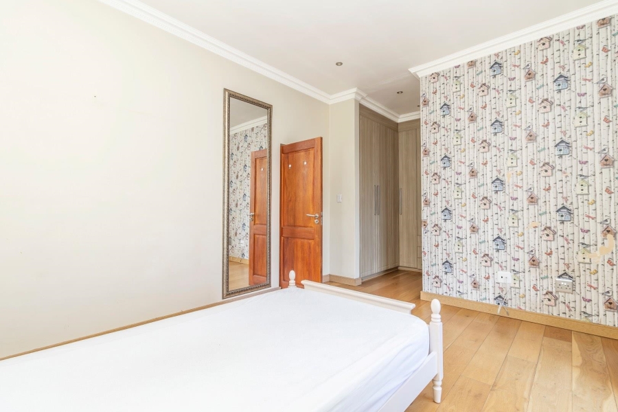 5 Bedroom Property for Sale in Waterfall Country Village Gauteng