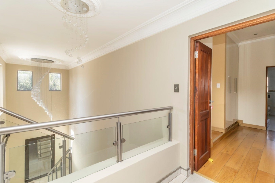 5 Bedroom Property for Sale in Waterfall Country Village Gauteng