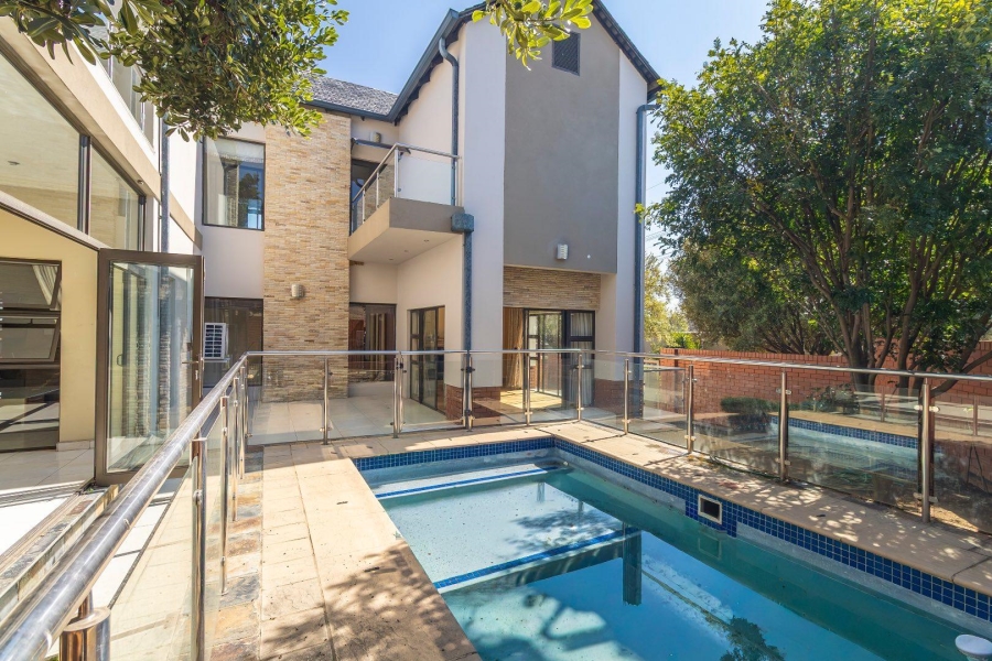 5 Bedroom Property for Sale in Waterfall Country Village Gauteng