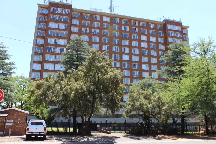 To Let 1 Bedroom Property for Rent in La Montagne Gauteng