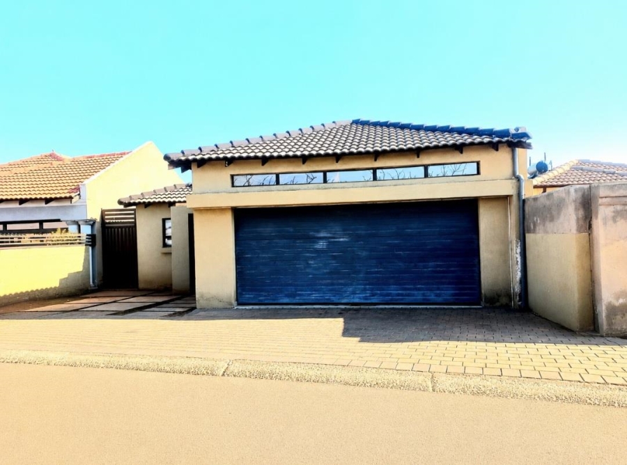 3 Bedroom Property for Sale in Klippoortje Gauteng