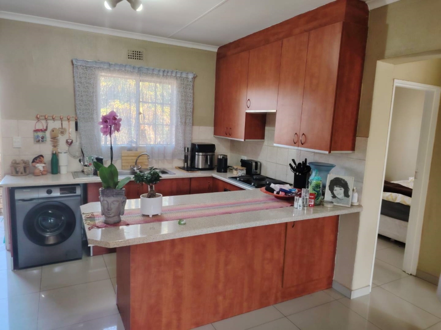 To Let 2 Bedroom Property for Rent in Strubensvallei Gauteng