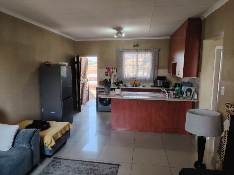 To Let 2 Bedroom Property for Rent in Strubensvallei Gauteng