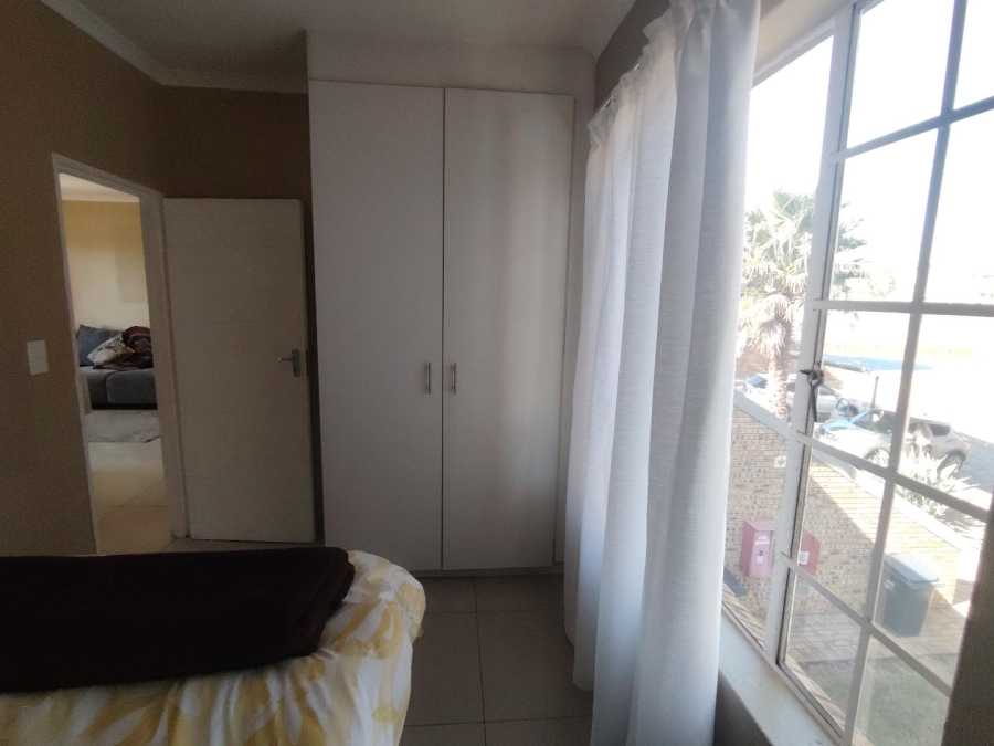 To Let 2 Bedroom Property for Rent in Strubensvallei Gauteng