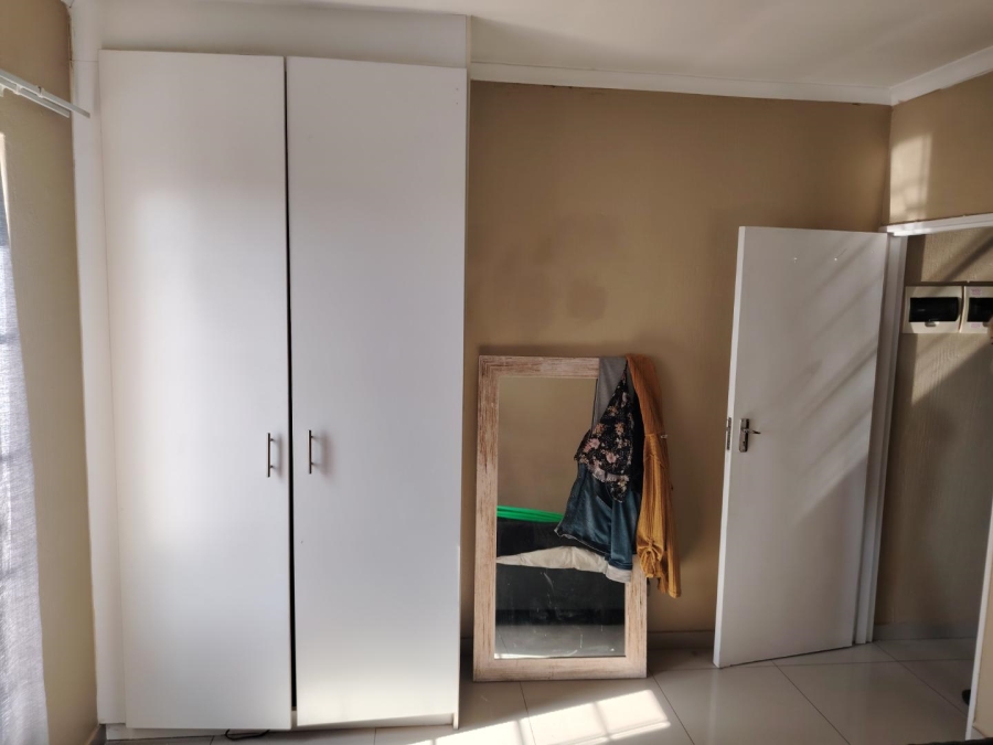 To Let 2 Bedroom Property for Rent in Strubensvallei Gauteng