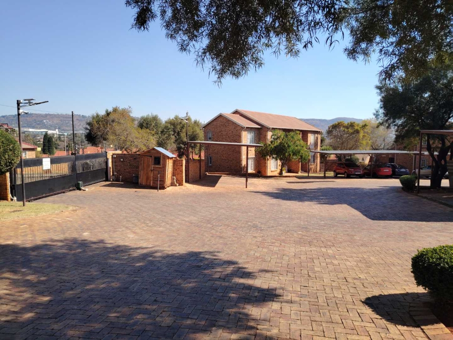 To Let 2 Bedroom Property for Rent in Strubensvallei Gauteng