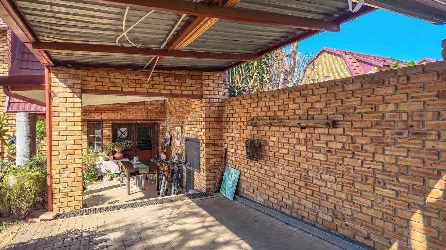 3 Bedroom Property for Sale in Boskruin Gauteng