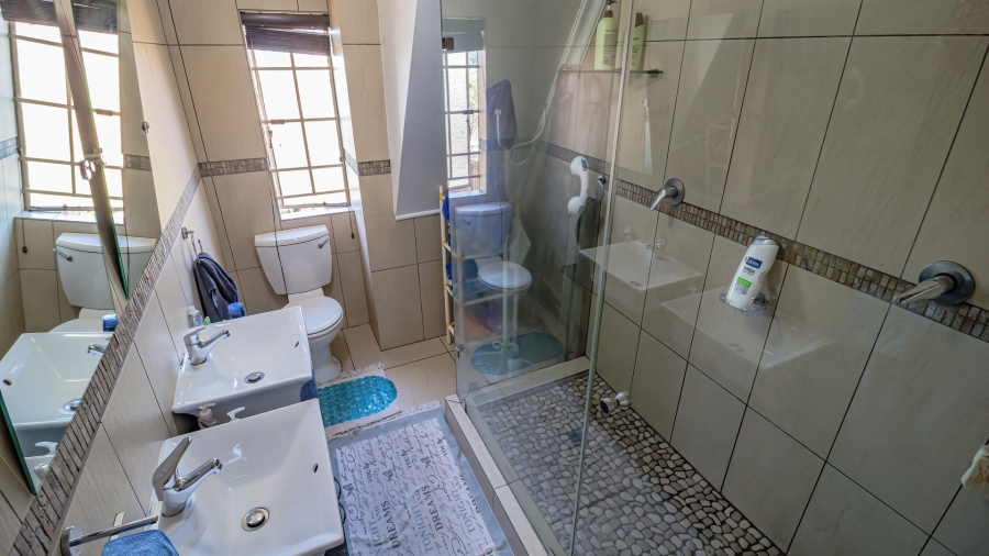 3 Bedroom Property for Sale in Boskruin Gauteng