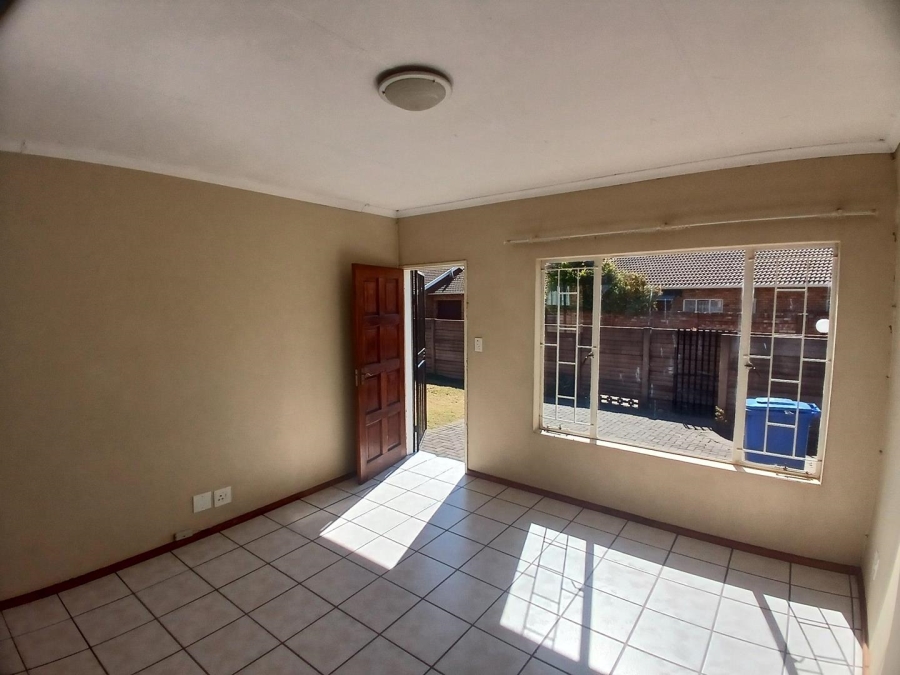 2 Bedroom Property for Sale in Ninapark Gauteng