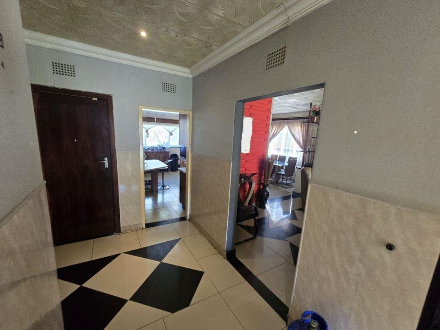 3 Bedroom Property for Sale in Rhodesfield Gauteng
