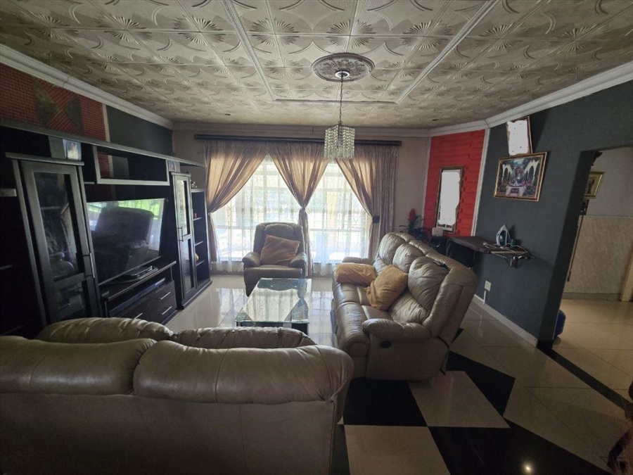 3 Bedroom Property for Sale in Rhodesfield Gauteng