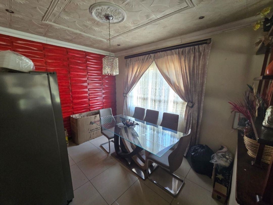 3 Bedroom Property for Sale in Rhodesfield Gauteng